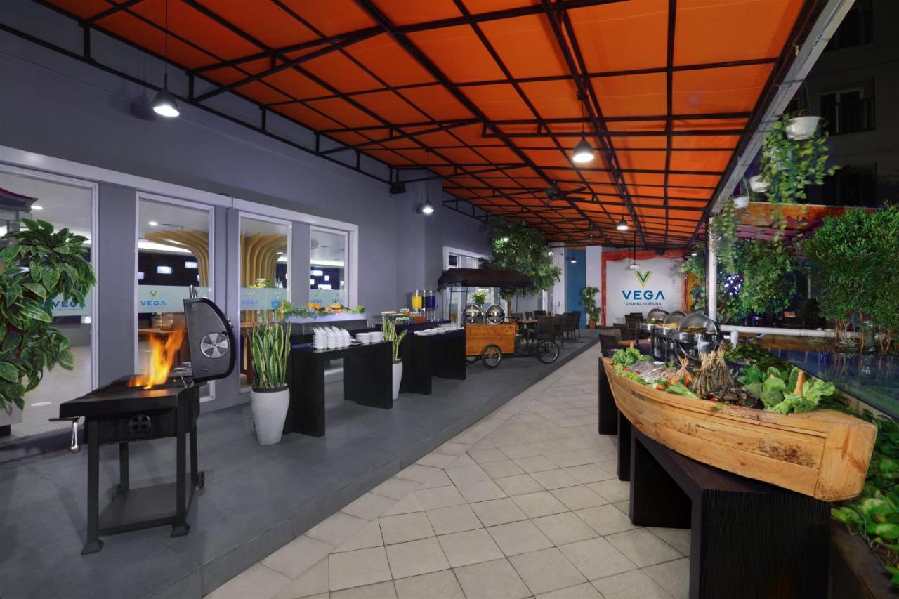 Vega Hotel Gading Serpong Extérieur photo
