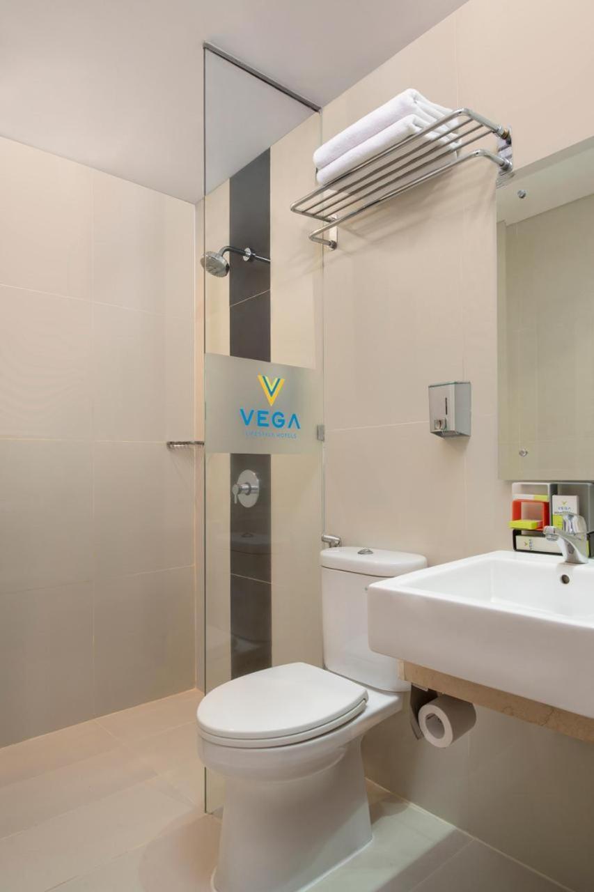 Vega Hotel Gading Serpong Extérieur photo