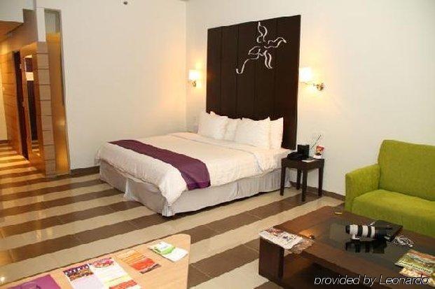 Vega Hotel Gading Serpong Extérieur photo