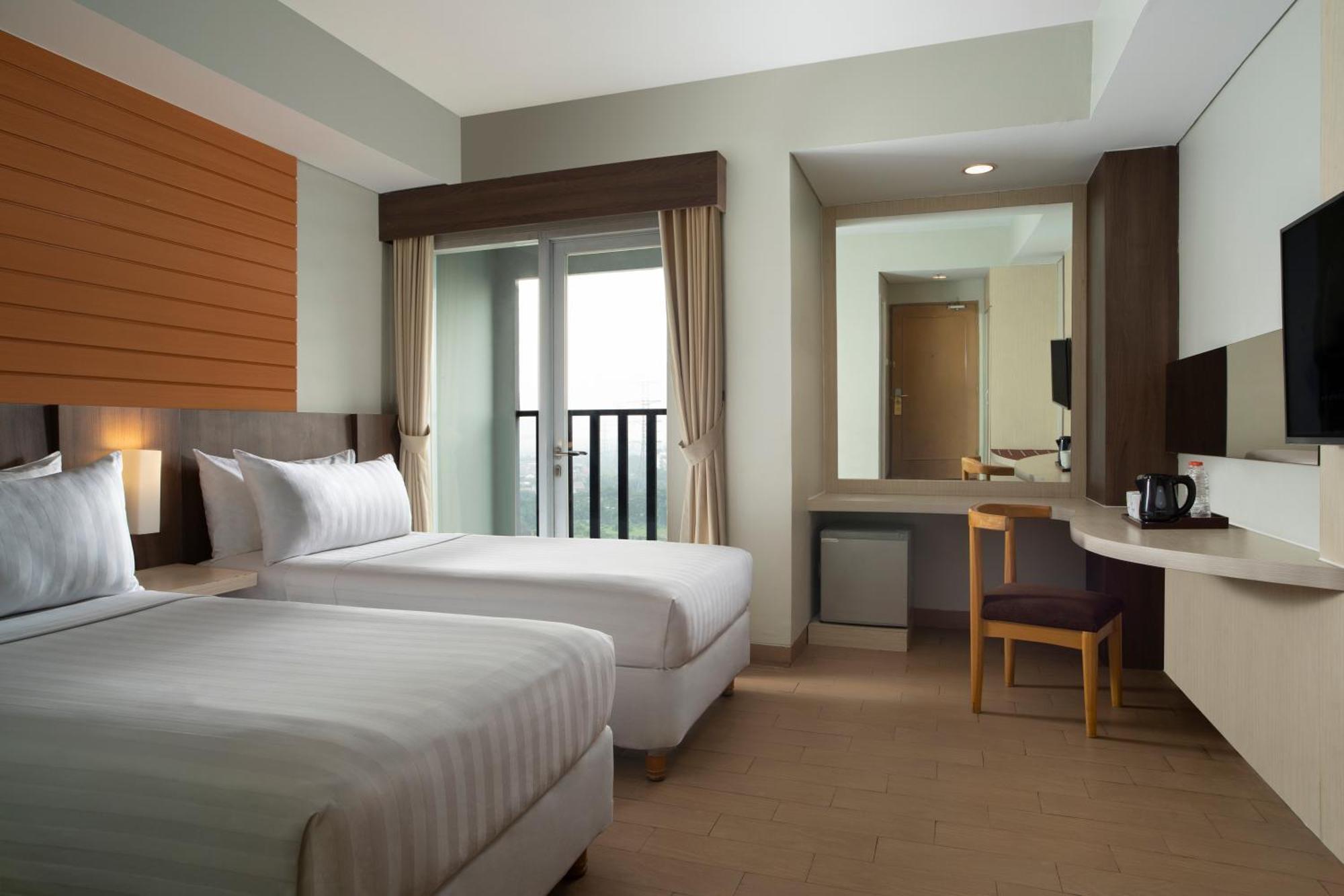 Vega Hotel Gading Serpong Extérieur photo