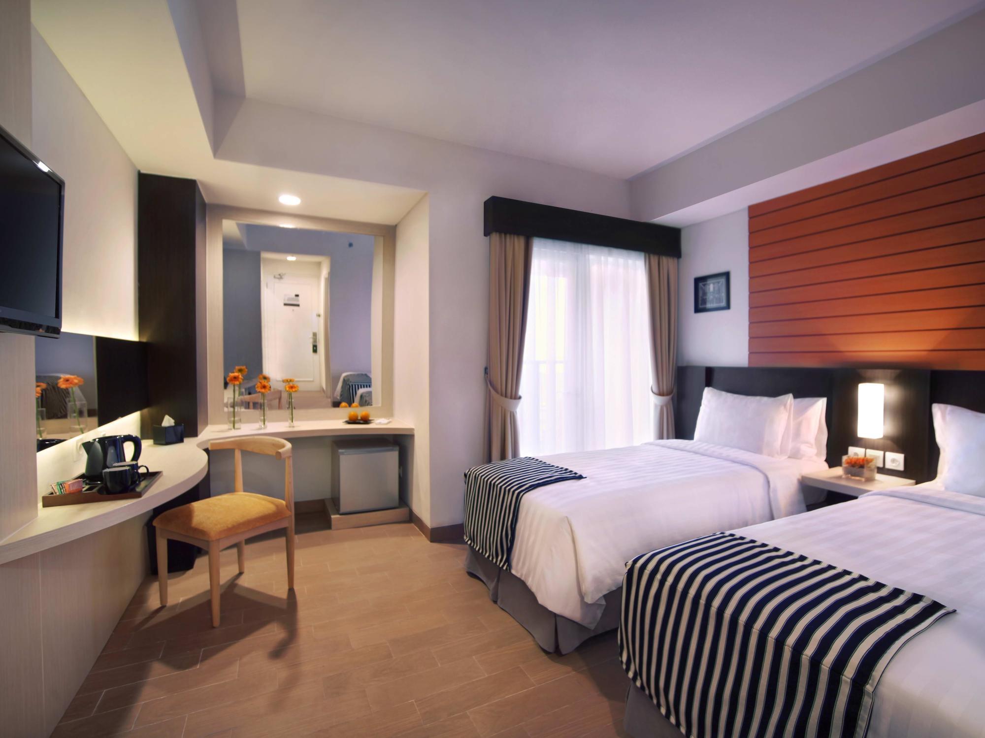 Vega Hotel Gading Serpong Extérieur photo